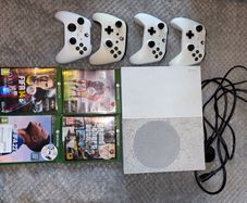 Xbox One S With 4 Controllers
