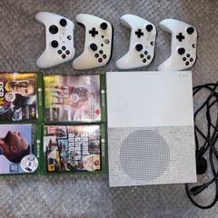 Xbox One S With 4 Controllers
