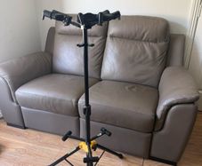 Hercules guitar stand