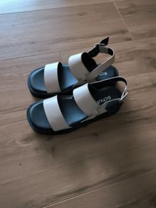 Schuh new women shoes, size 35