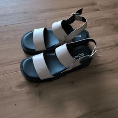 Schuh new women shoes, size 35