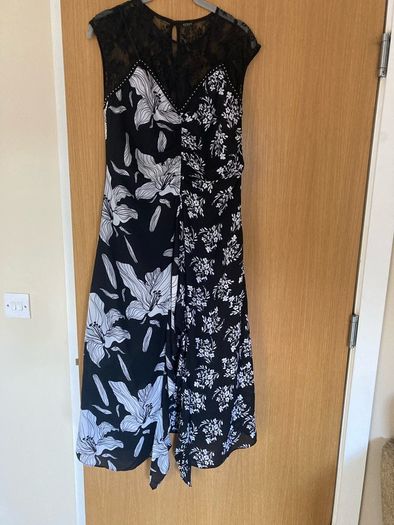 Guess dress size M / uk 10