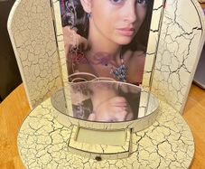 jewellery stand
