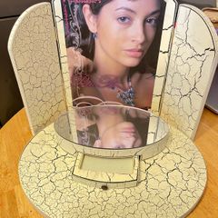 jewellery stand