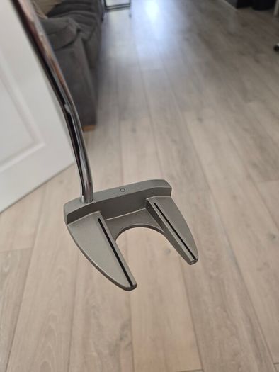 Inesis 100 putter