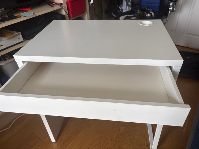 Ikea Micke Desk