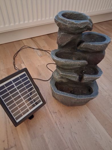 Solar powered Garden Water Feature