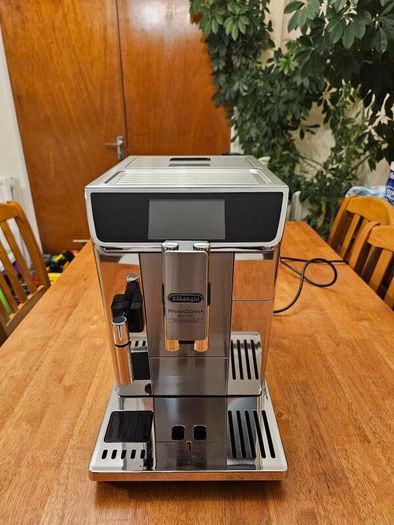 De'Longhi Primadonna Elite Experience Premium Coffee Machine