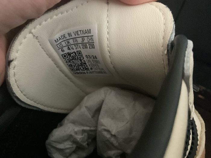 Cream and black adidas samba size 4.5 in box