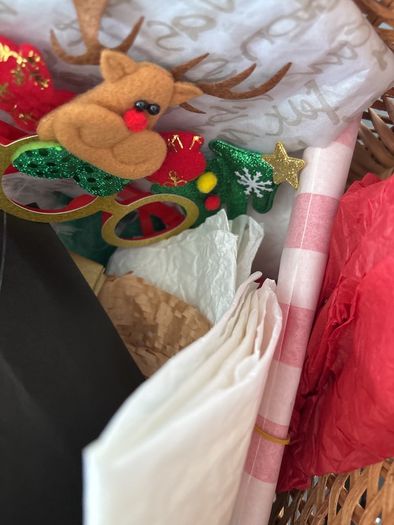 Paper / festive props