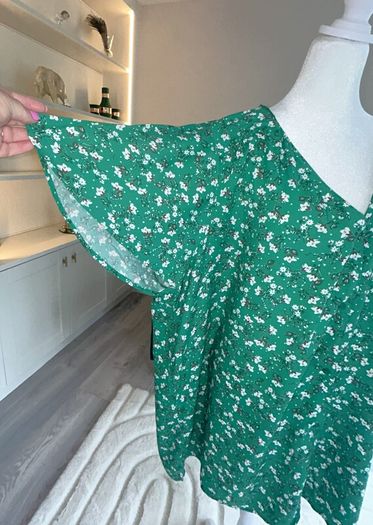 Ladies Green & White Short Sleeved Top from In extenso Size: UK 26 / EU 54
