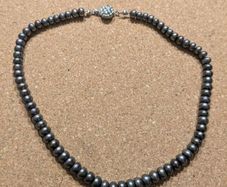 Natural pearls necklace