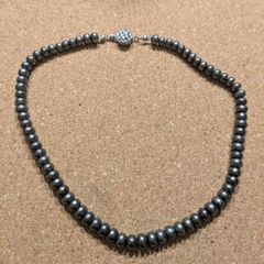 Natural pearls necklace