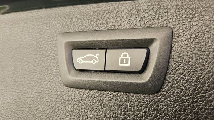 2016 BMW 320i, F31, estate - loaded with options
