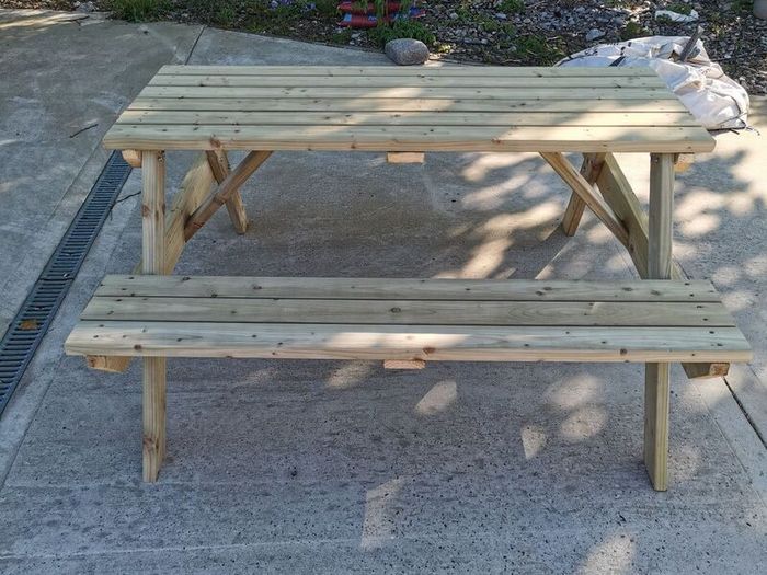 picnic bench