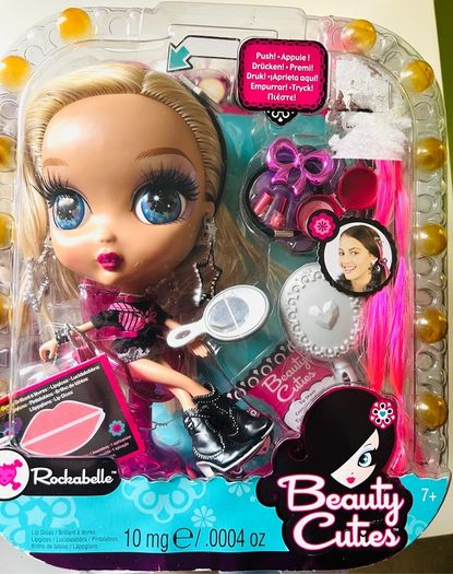 2006 Mattel Rockabelle Beauty Cuties Fashion Doll plus extras