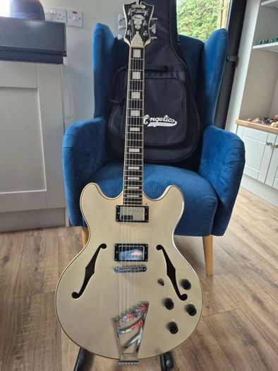 D"Angelico Premier DC Champagne