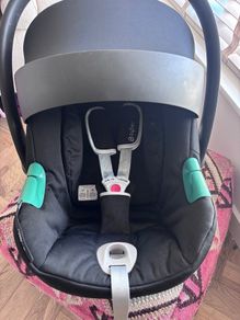 Car Seat (Cybex) + Iso Fix Included.