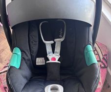 Car Seat (Cybex) + Iso Fix Included.