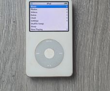 iPod 5th (5.5) Gen Classic 30gb (Free Post)