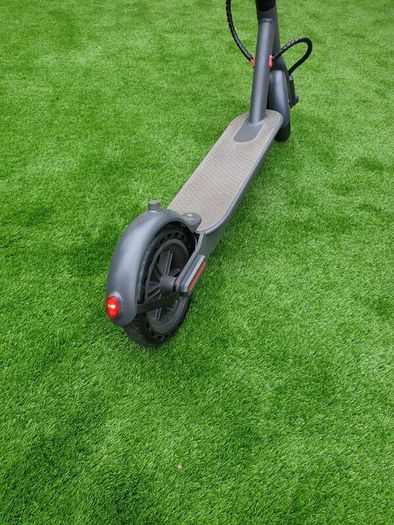 D8 Pro Electric Scooter (e-scooter)