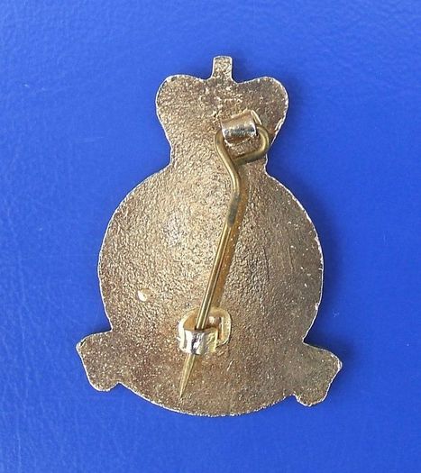 BUXTON DERBYS WAAF REUNION 1989 (50th Anniversary) commemorative souvenir badge