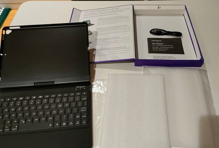 Targus Versatype 4-in-1 Keyboard Case for iPad 8th/7th gen 10.2 inch also fits iPad Air 10.5 inch and iPad Pro 10.5 inch - Used, in very good condition.