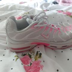 girls nike runners