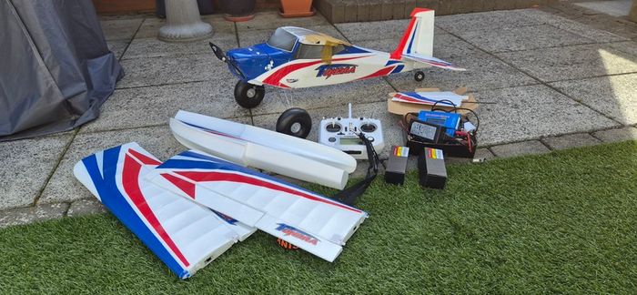 Tundra V2 RC airplane