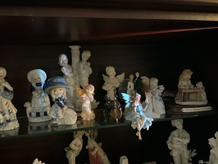 Clock, figures, Display Cabinet