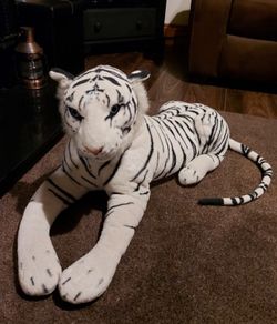 large white tiger