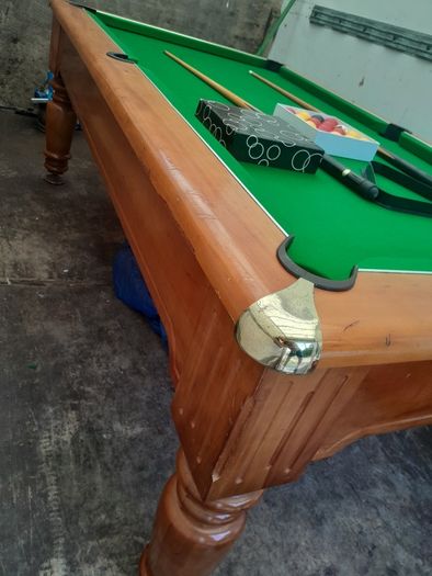 Pool table