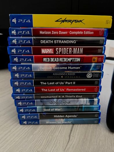 PS4 1TB - Excellent condition + 14 Games, 2 Original PS4 controllers & Charging Dock
