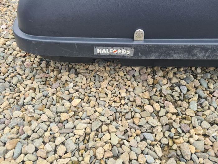Halfords large roof box