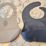 Silicone feeding bibs Image 2