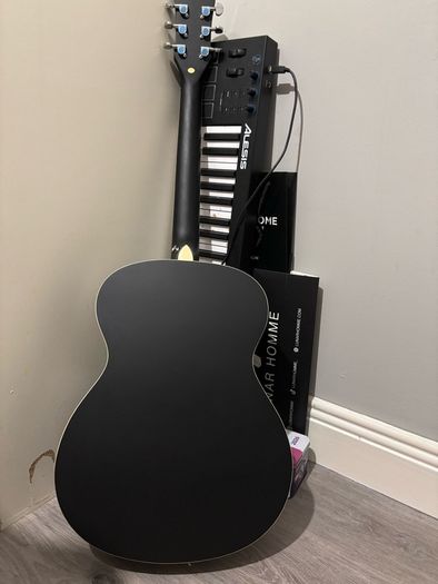 Gear4Music Guitar