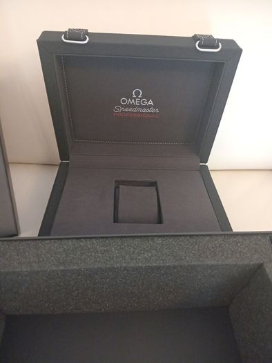 Omega speedmaster moonwatch box