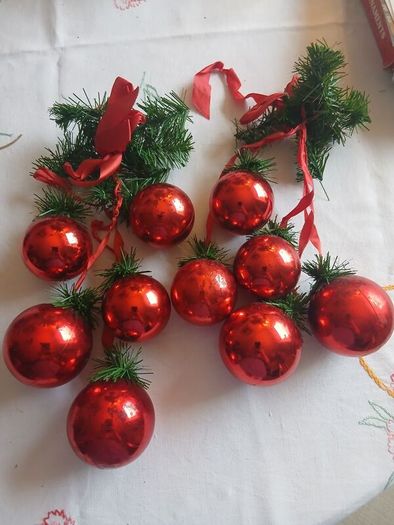 2 x Vitage Hanging Christmas Baubles Decorations