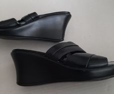 new genuine leather sandals