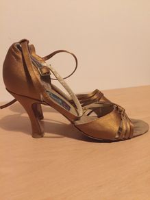 Salsa shoes