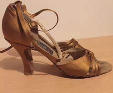 Salsa shoes