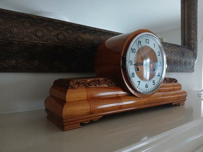mantle clock 1940s