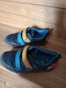 boy's Clarks leather shoes.UK12.5G