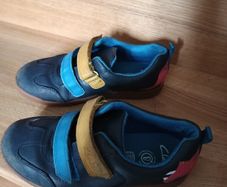 boy's Clarks leather shoes.UK12.5G