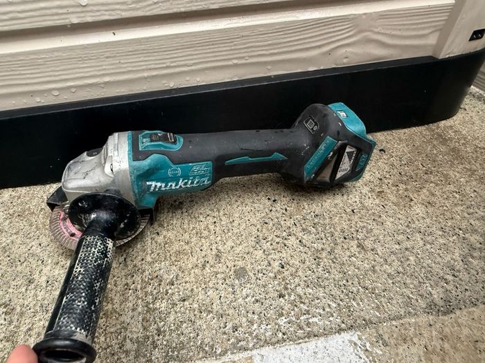 Makita DGA467Z 18V LXT Brushless Angle Grinder