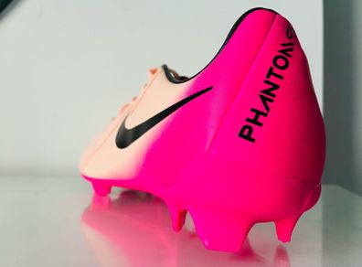 Nike Phantom GX II Academy Football shoes  10
