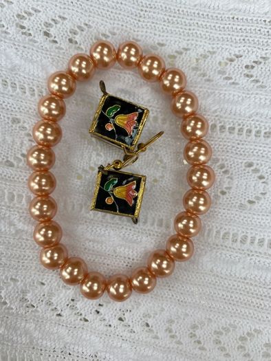 Earrings/Bracelet