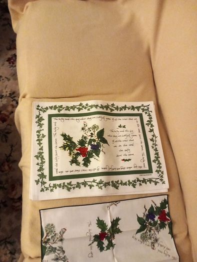 Portmeirion Christmas Set of 6 Table Mats (double sided) and 6 Matching Napkins, Unused