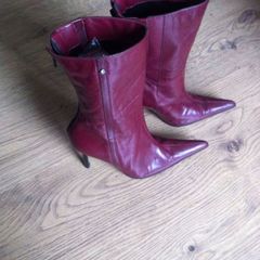 Gorgeous Leather Maroon Designer Boots From "Aldo" (size 4/eu37)