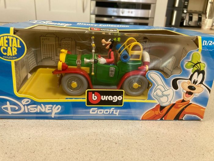Disney Goofy scale 1/24 Burago